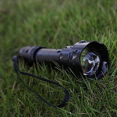1 Lithiumpolymerbatterijen vereist Ongegroepeerd 850nm LED Zoom-Funktieve IR zaklamp Torch